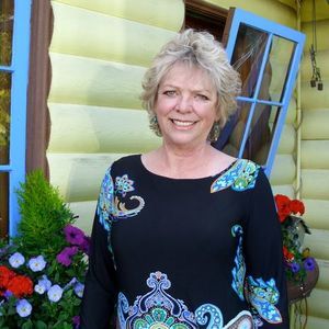 Meet your Posher, Nora